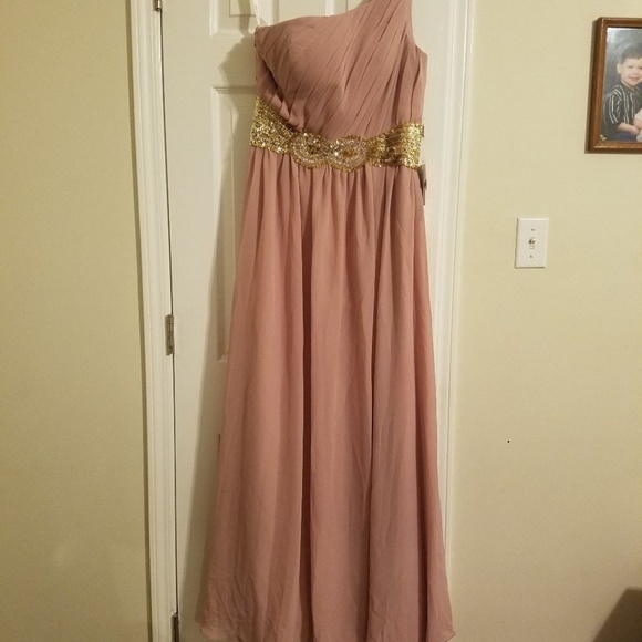 💞💞Formal Gown💞💞 - Picture 3 of 5